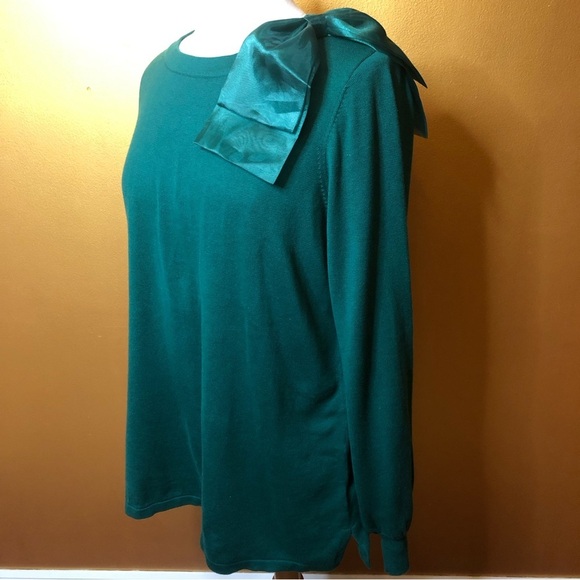 Belle By Kim Gravel Green crew neck Sweater w/detachable green bow Size Large - Picture 3 of 12